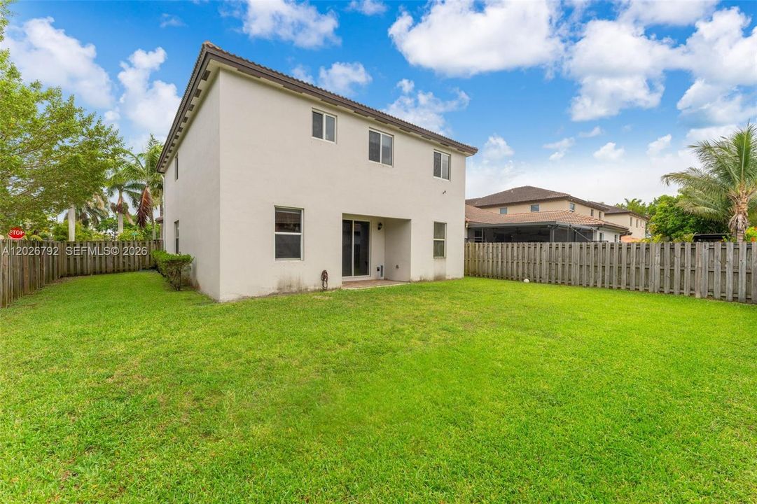 En Venta: $550,000 (5 camas, 3 baños, 2838 Pies cuadrados)