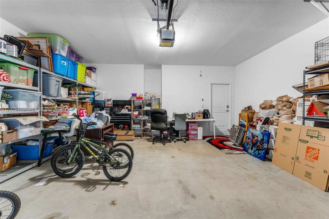 En Venta: $550,000 (5 camas, 3 baños, 2838 Pies cuadrados)