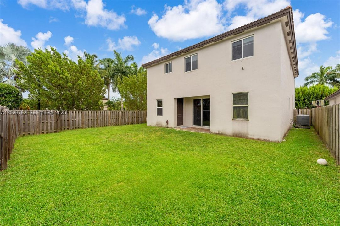 En Venta: $550,000 (5 camas, 3 baños, 2838 Pies cuadrados)