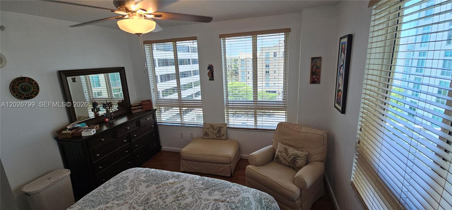 For Sale: $529,900 (2 beds, 2 baths, 1330 Square Feet)