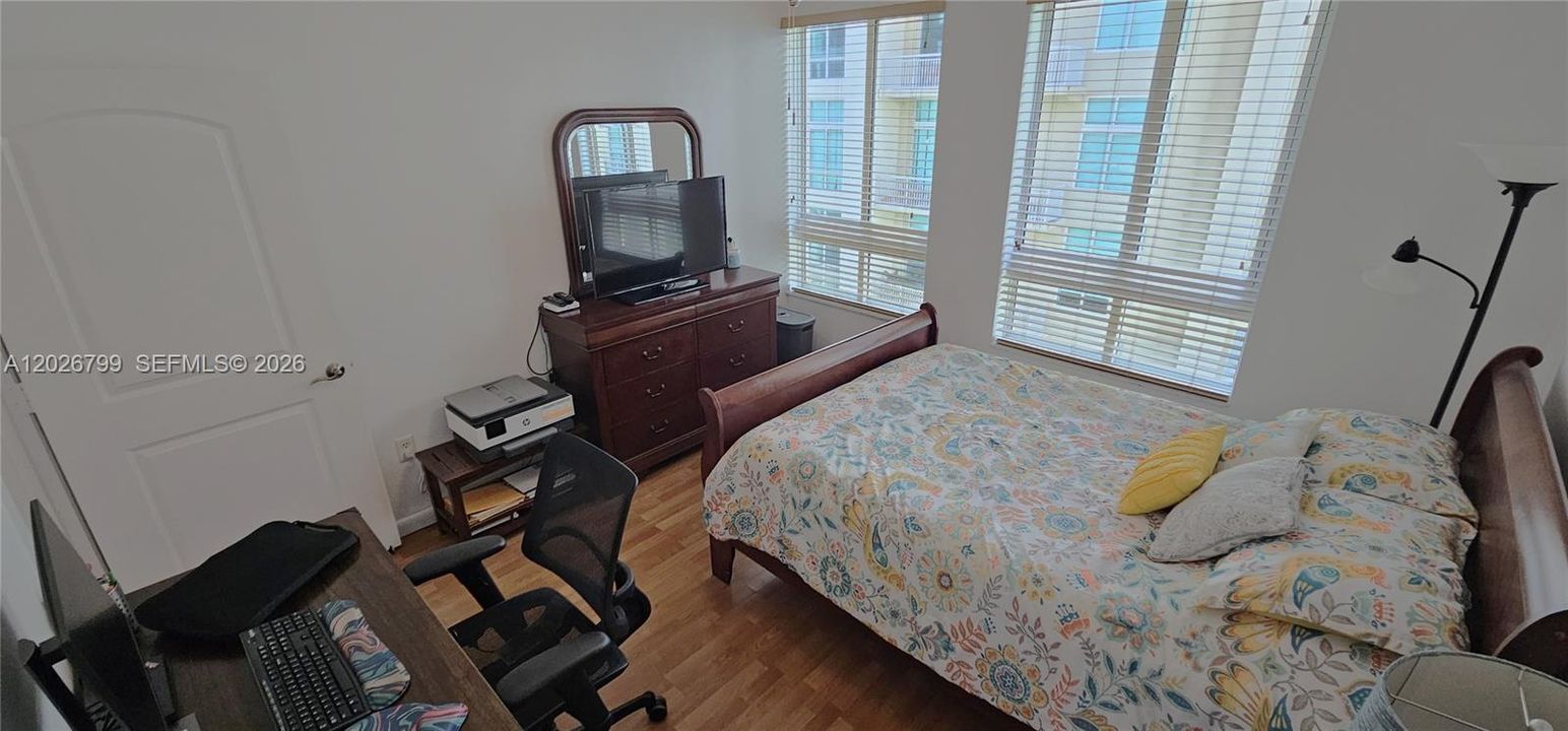 For Sale: $529,900 (2 beds, 2 baths, 1330 Square Feet)