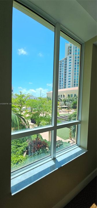 For Sale: $529,900 (2 beds, 2 baths, 1330 Square Feet)