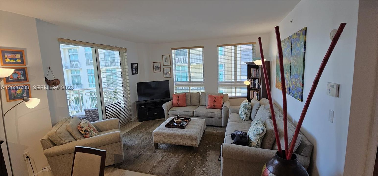 For Sale: $529,900 (2 beds, 2 baths, 1330 Square Feet)