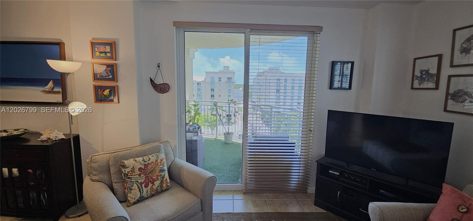 For Sale: $529,900 (2 beds, 2 baths, 1330 Square Feet)