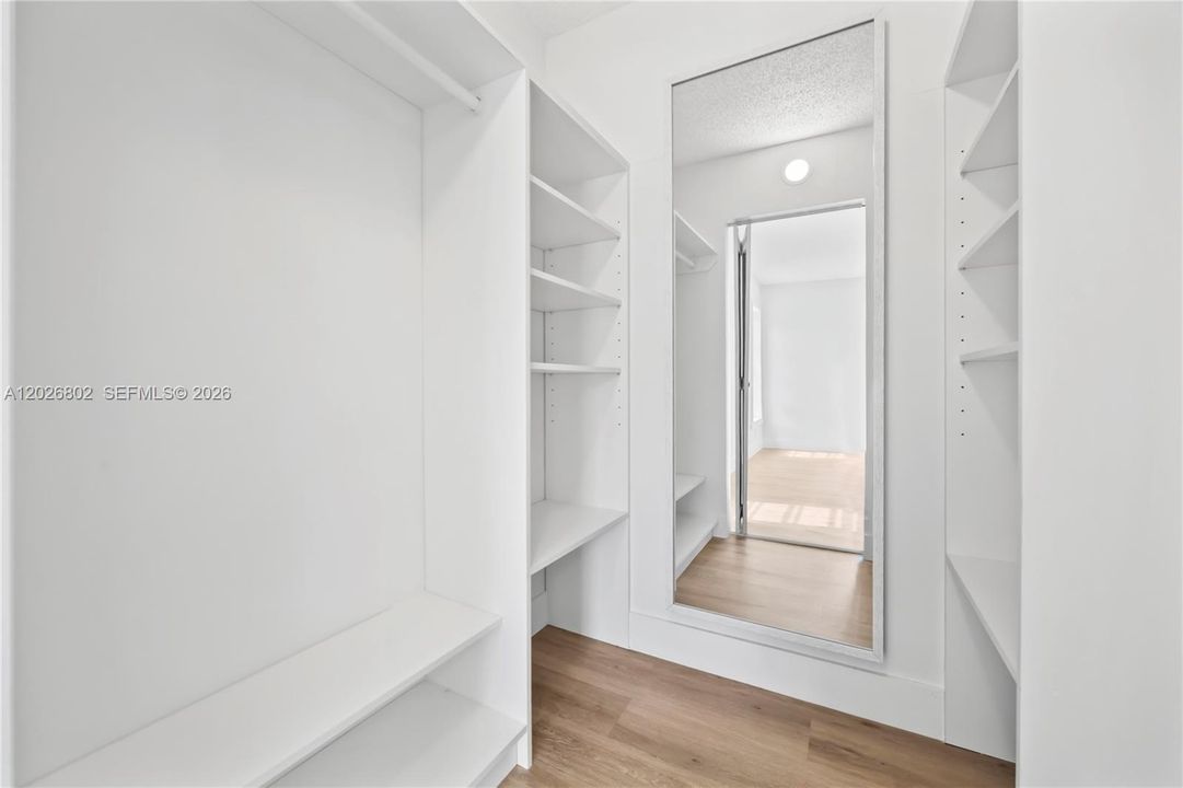 For Sale: $187,000 (2 beds, 2 baths, 850 Square Feet)