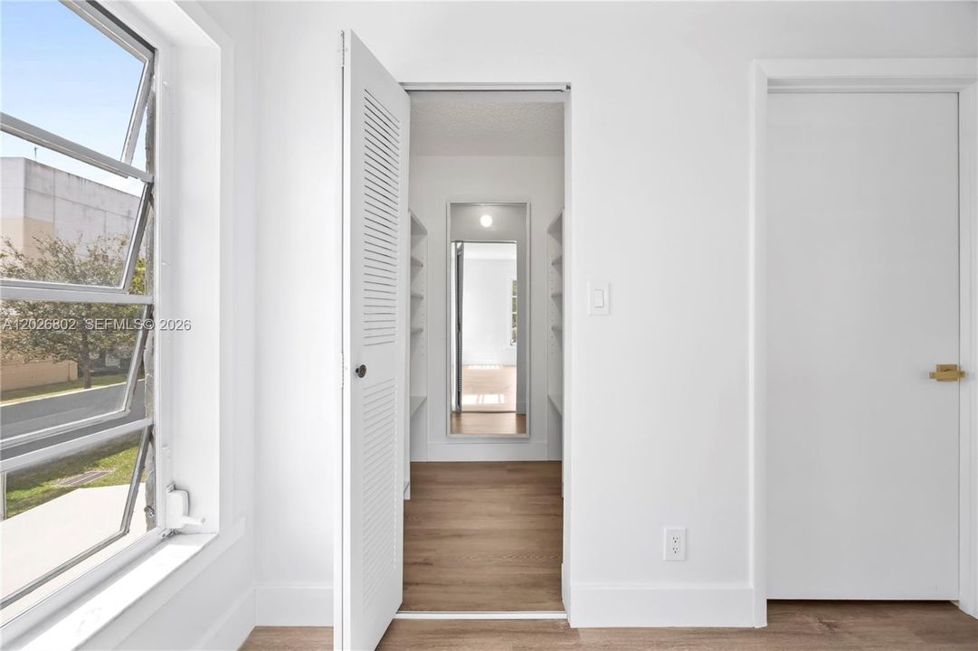 For Sale: $187,000 (2 beds, 2 baths, 850 Square Feet)