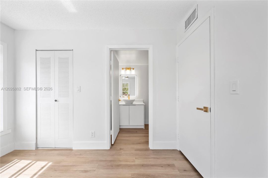 For Sale: $187,000 (2 beds, 2 baths, 850 Square Feet)