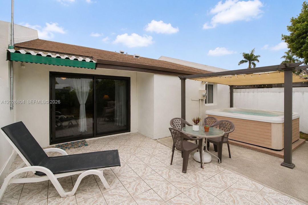 Active With Contract: $445,000 (3 beds, 2 baths, 970 Square Feet)