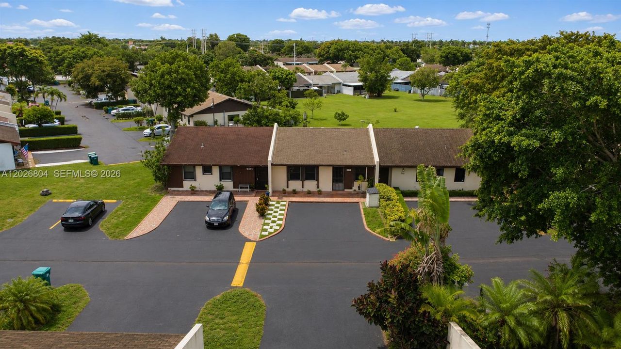 Active With Contract: $445,000 (3 beds, 2 baths, 970 Square Feet)