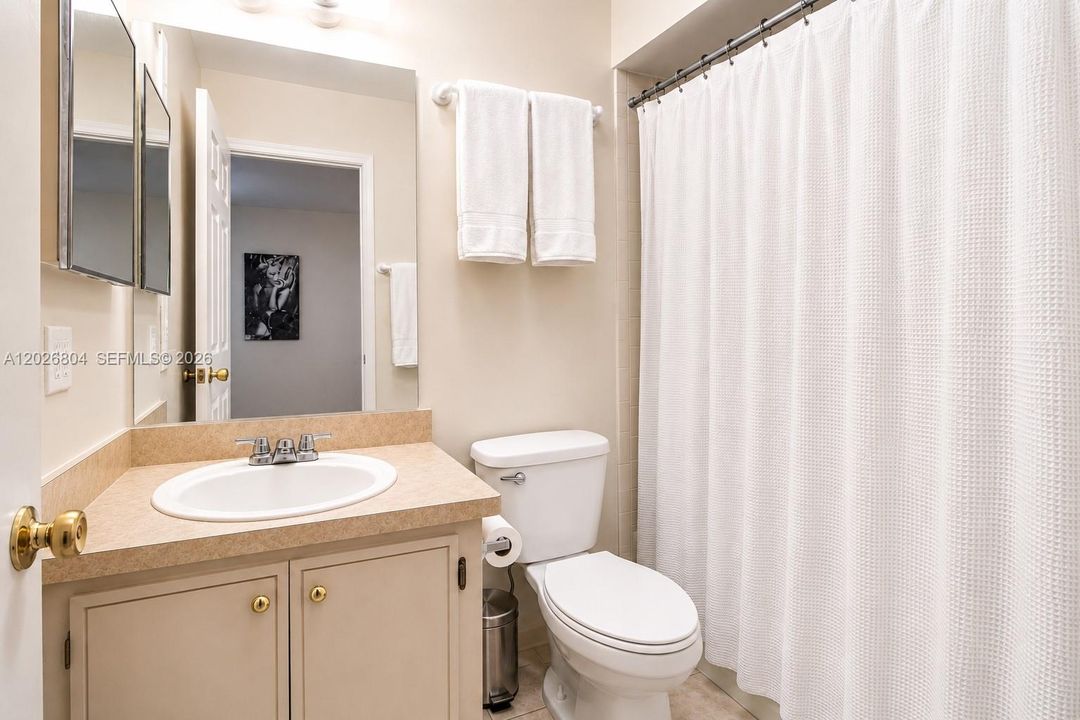 Active With Contract: $445,000 (3 beds, 2 baths, 970 Square Feet)