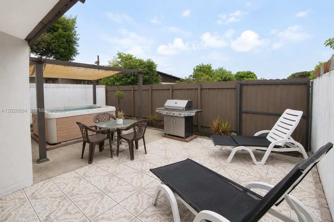 Active With Contract: $445,000 (3 beds, 2 baths, 970 Square Feet)