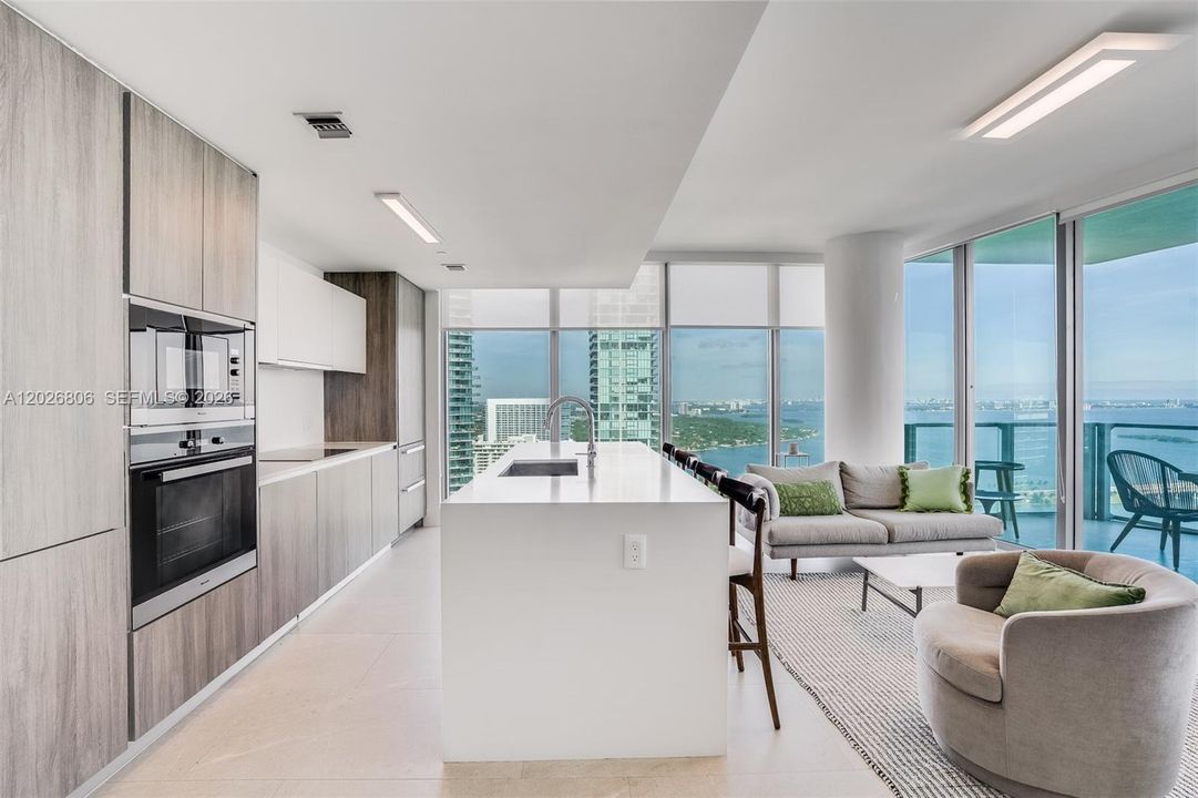 For Sale: $2,075,000 (3 beds, 4 baths, 1698 Square Feet)