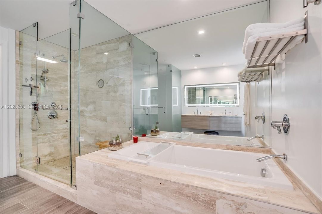For Sale: $2,075,000 (3 beds, 4 baths, 1698 Square Feet)