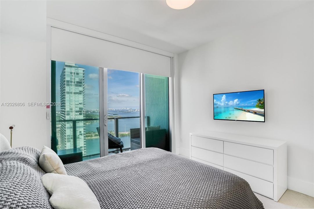 For Sale: $2,075,000 (3 beds, 4 baths, 1698 Square Feet)