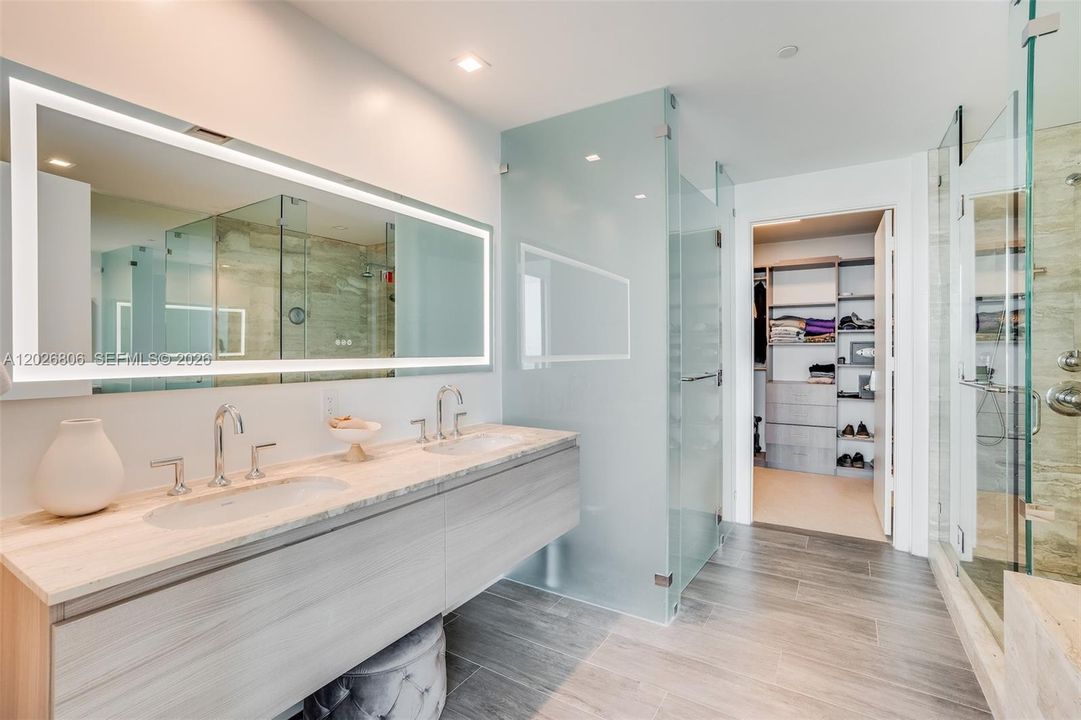 For Sale: $2,075,000 (3 beds, 4 baths, 1698 Square Feet)