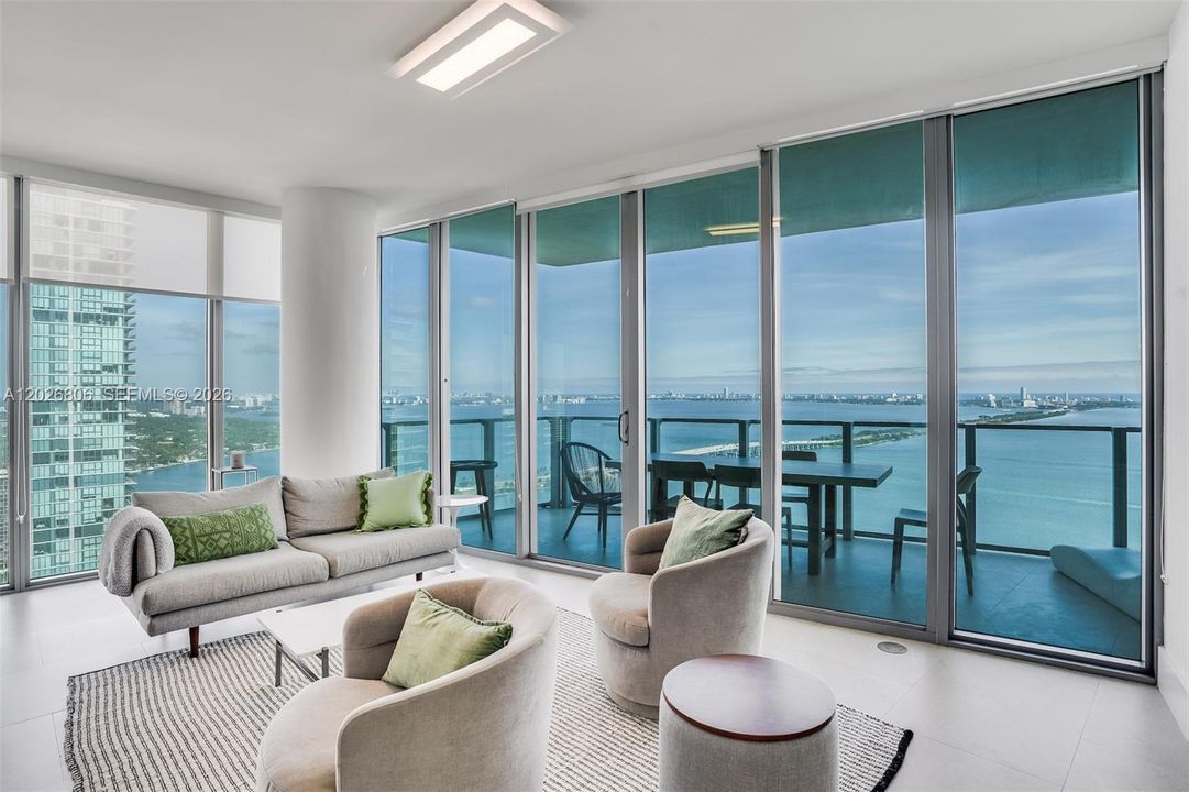 For Sale: $2,075,000 (3 beds, 4 baths, 1698 Square Feet)