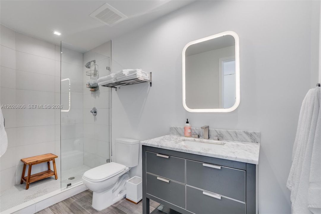 For Sale: $2,075,000 (3 beds, 4 baths, 1698 Square Feet)