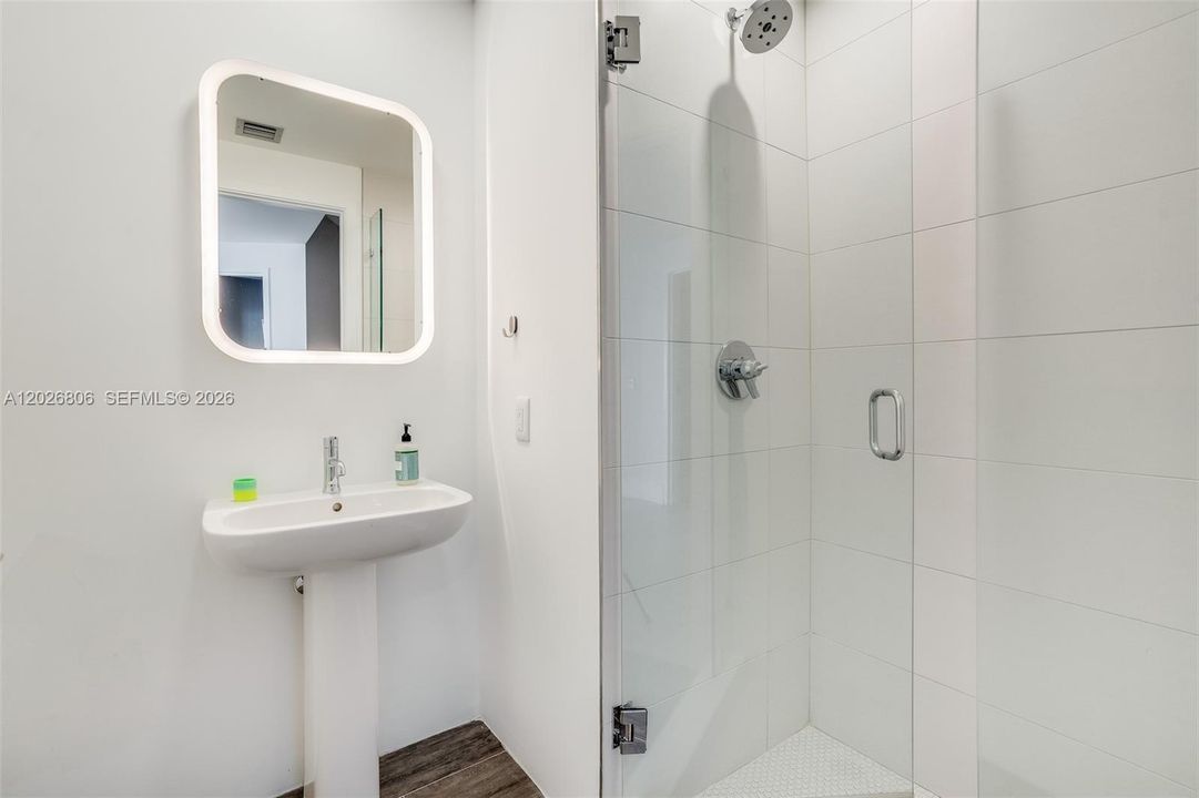 For Sale: $2,075,000 (3 beds, 4 baths, 1698 Square Feet)