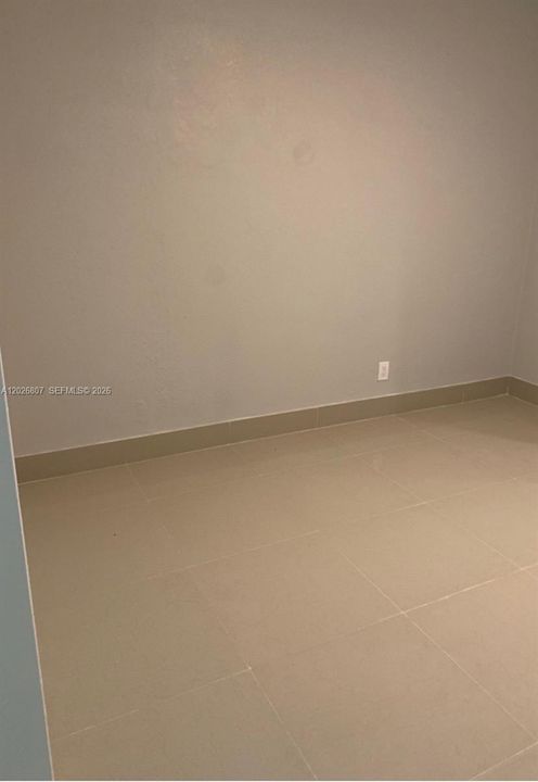 For Sale: $168,000 (0 beds, 1 baths, 370 Square Feet)