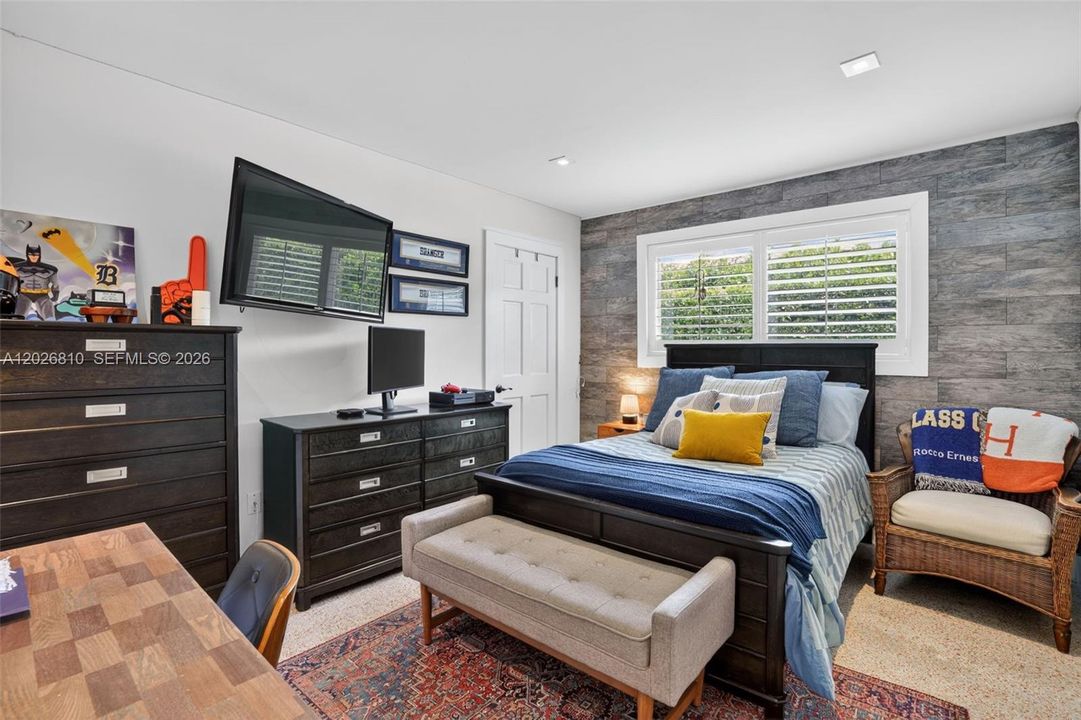 Active With Contract: $1,650,000 (3 beds, 2 baths, 1467 Square Feet)