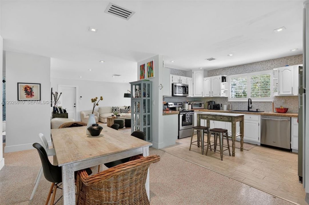 Active With Contract: $1,650,000 (3 beds, 2 baths, 1467 Square Feet)