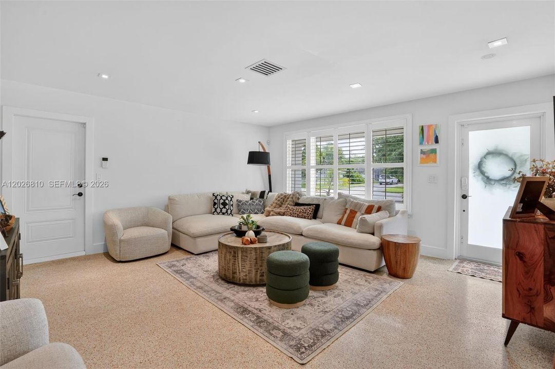 Active With Contract: $1,650,000 (3 beds, 2 baths, 1467 Square Feet)
