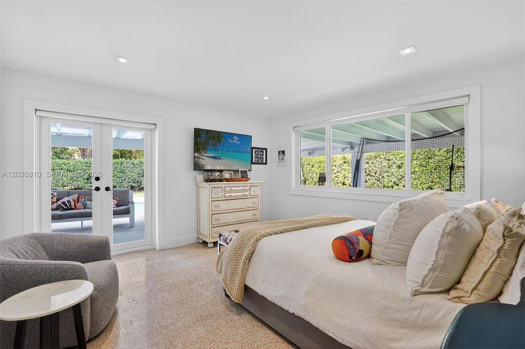 Active With Contract: $1,650,000 (3 beds, 2 baths, 1467 Square Feet)
