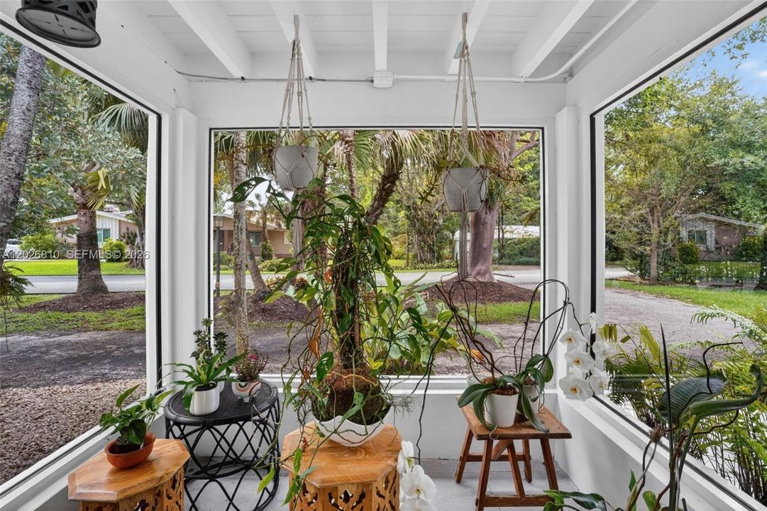 Active With Contract: $1,650,000 (3 beds, 2 baths, 1467 Square Feet)