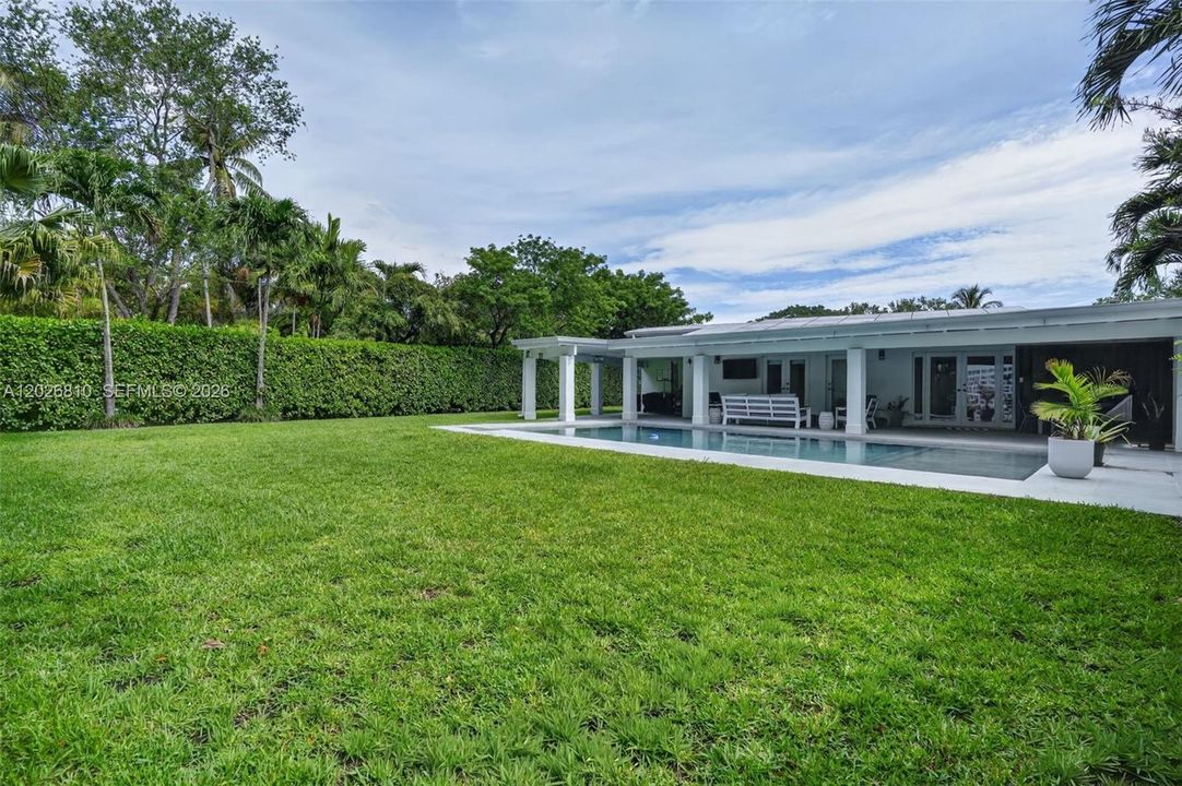 Active With Contract: $1,650,000 (3 beds, 2 baths, 1467 Square Feet)