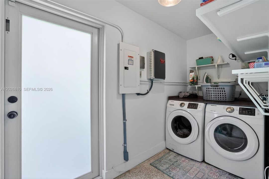 Active With Contract: $1,650,000 (3 beds, 2 baths, 1467 Square Feet)