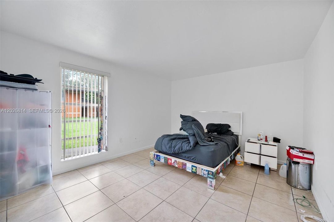 For Sale: $219,500 (1 beds, 1 baths, 760 Square Feet)