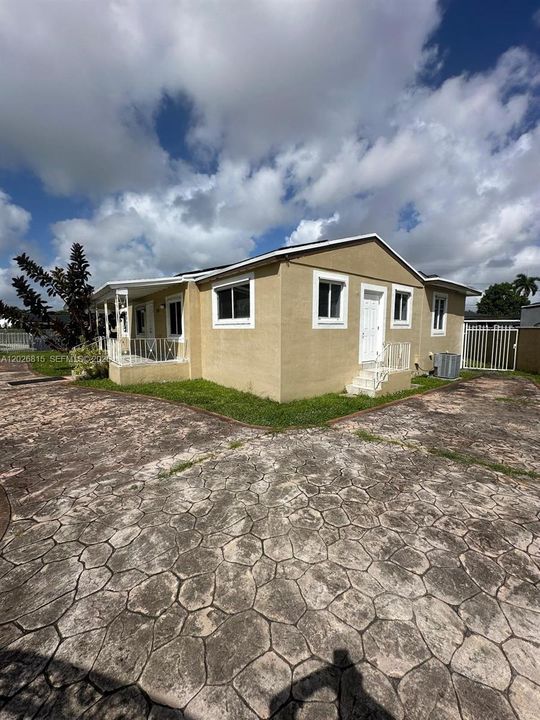 For Sale: $749,900 (0 beds, 0 baths, 2541 Square Feet)