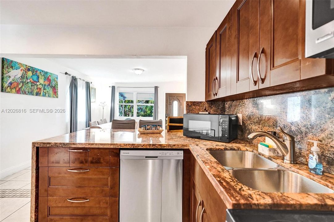 Active With Contract: $4,500 (4 beds, 3 baths, 1356 Square Feet)