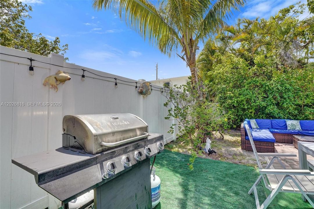 Active With Contract: $4,500 (4 beds, 3 baths, 1356 Square Feet)
