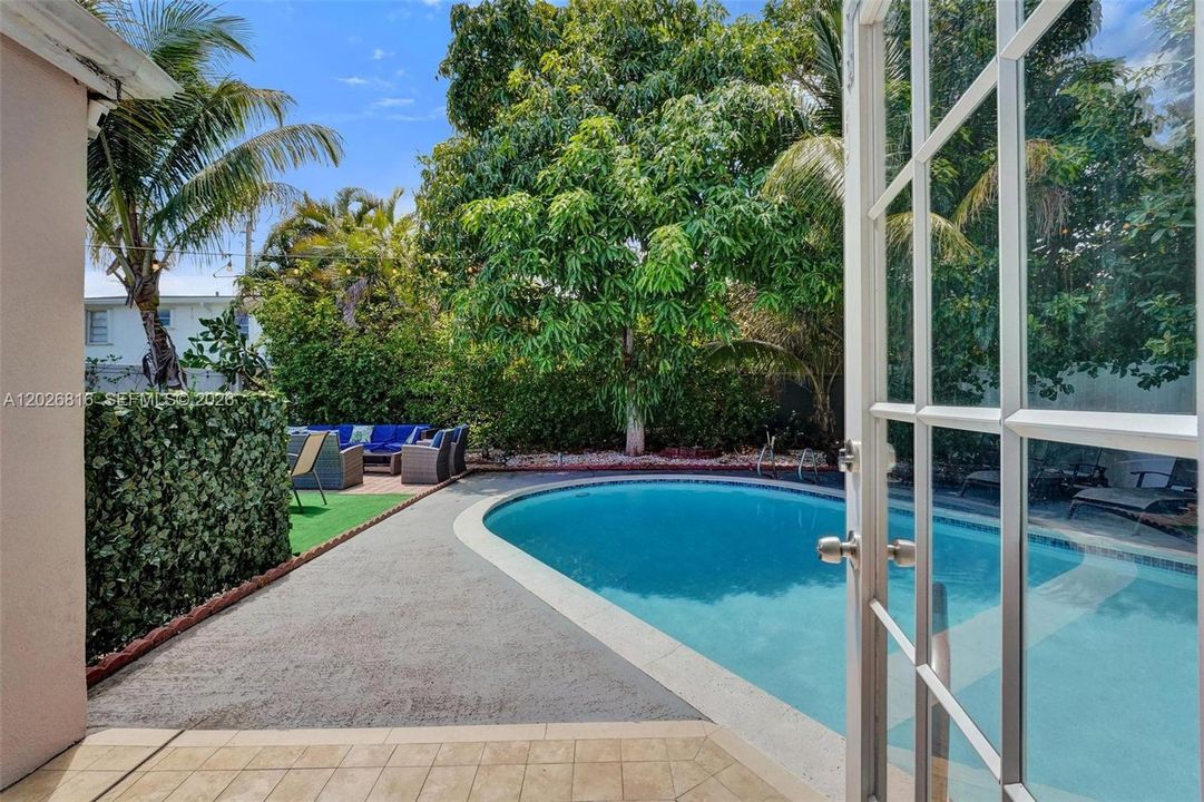 Active With Contract: $4,500 (4 beds, 3 baths, 1356 Square Feet)
