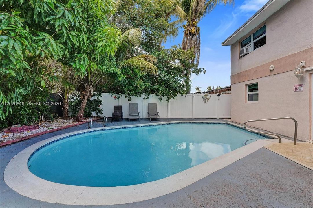 Active With Contract: $4,500 (4 beds, 3 baths, 1356 Square Feet)