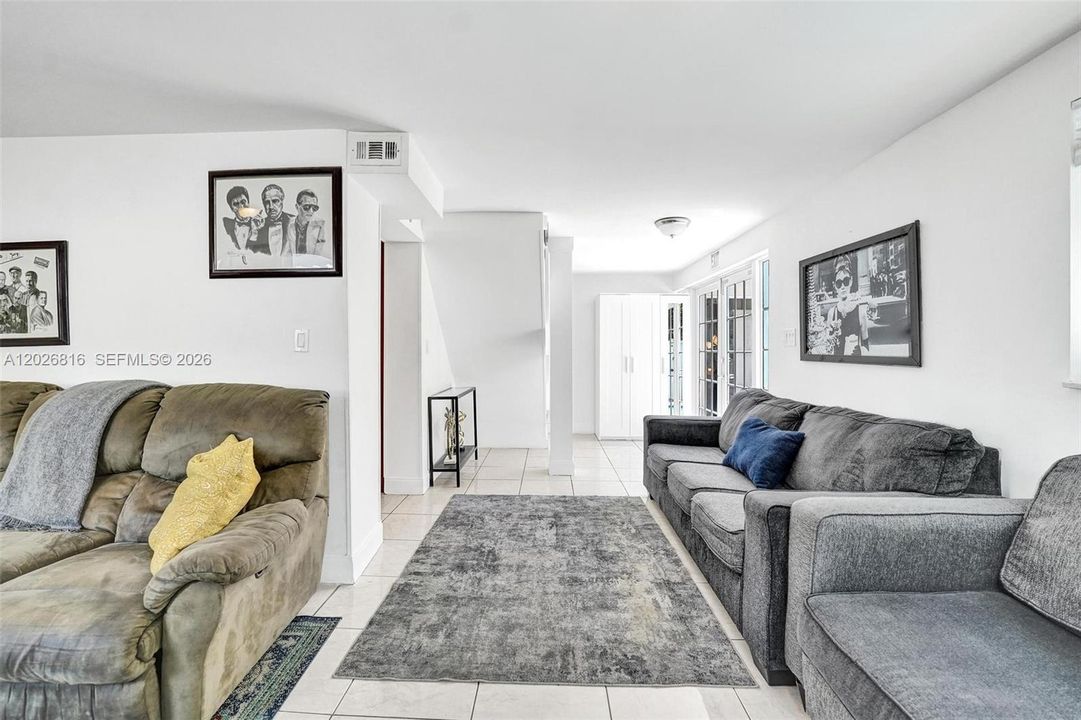 Active With Contract: $4,500 (4 beds, 3 baths, 1356 Square Feet)
