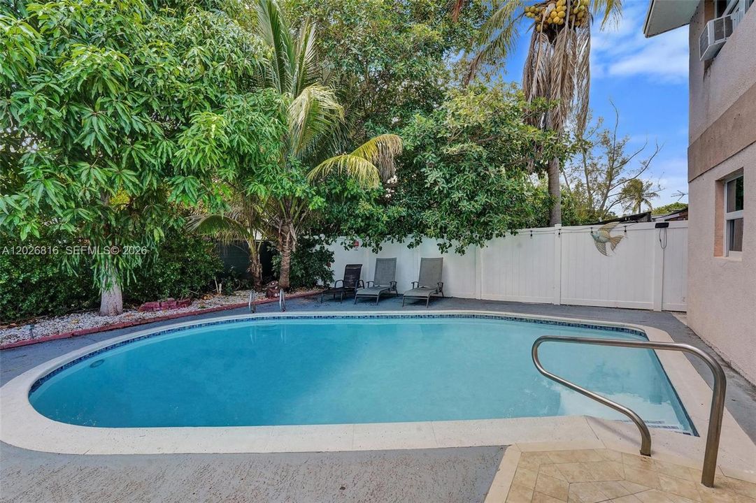Active With Contract: $4,500 (4 beds, 3 baths, 1356 Square Feet)