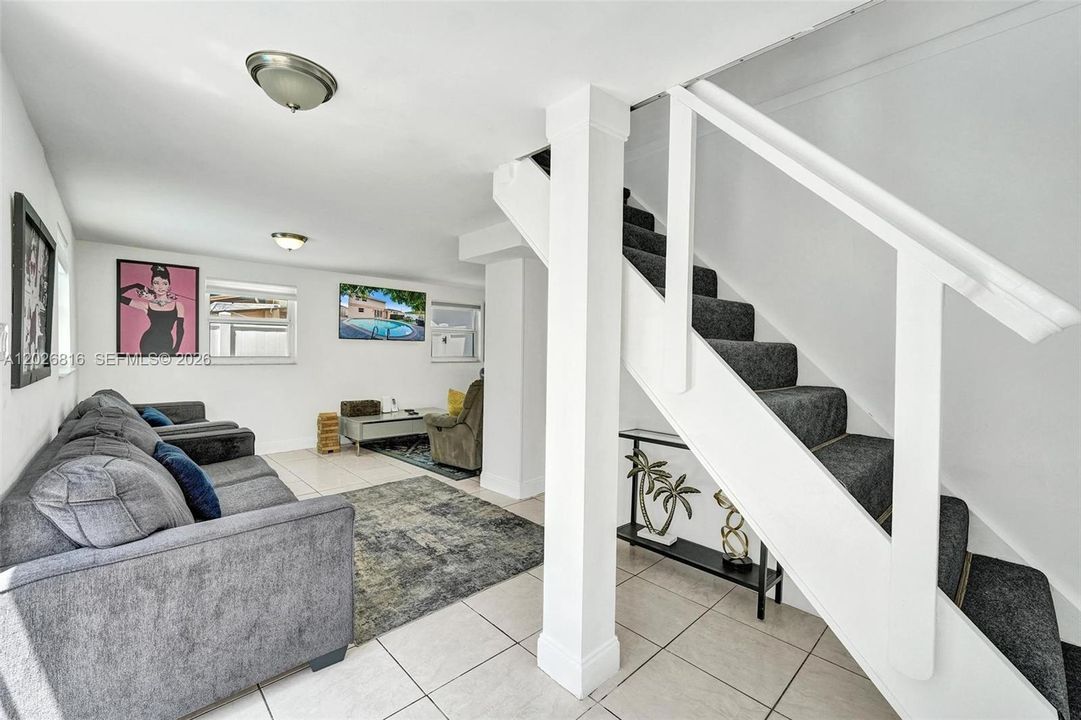 Active With Contract: $4,500 (4 beds, 3 baths, 1356 Square Feet)