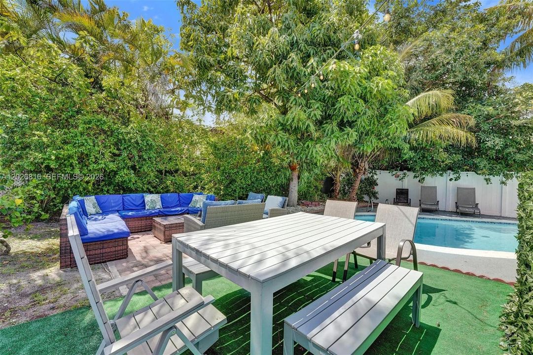 Active With Contract: $4,500 (4 beds, 3 baths, 1356 Square Feet)
