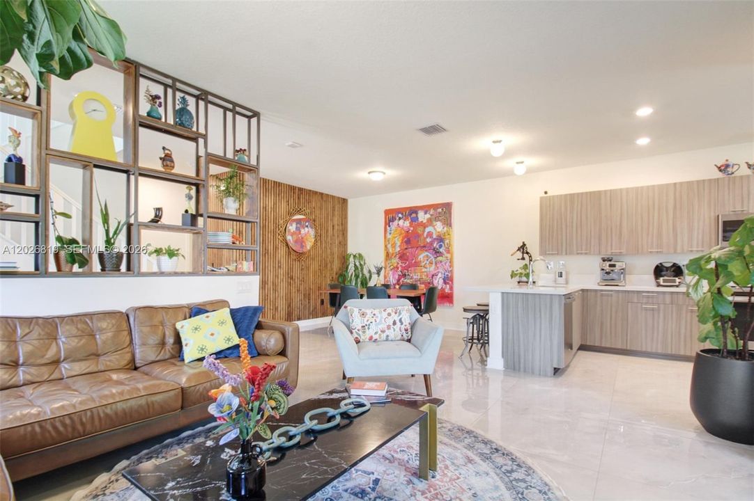 For Rent: $4,500 (3 beds, 3 baths, 1894 Square Feet)