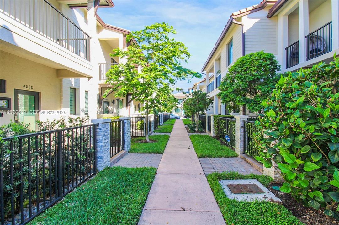 For Rent: $4,500 (3 beds, 3 baths, 1894 Square Feet)