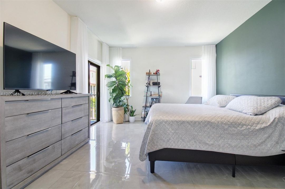 For Rent: $4,500 (3 beds, 3 baths, 1894 Square Feet)