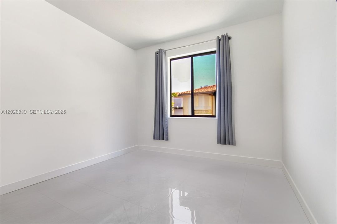 For Rent: $4,500 (3 beds, 3 baths, 1894 Square Feet)