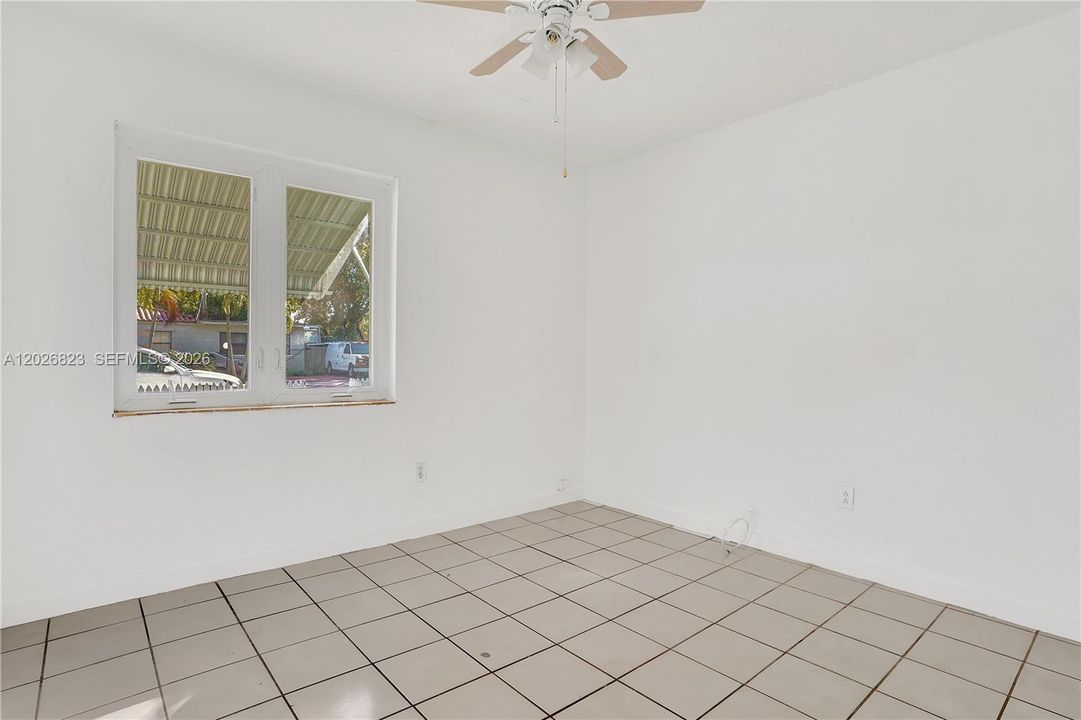 En Renta: $3,099 (3 camas, 1 baños, 2092 Pies cuadrados)
