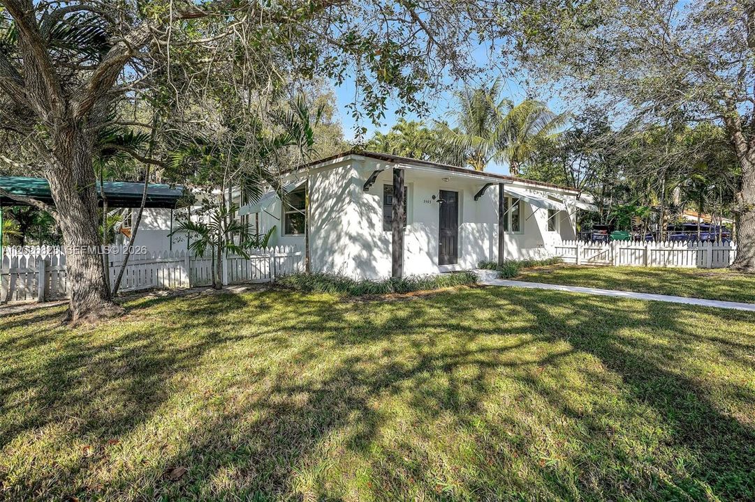 En Renta: $3,099 (3 camas, 1 baños, 2092 Pies cuadrados)