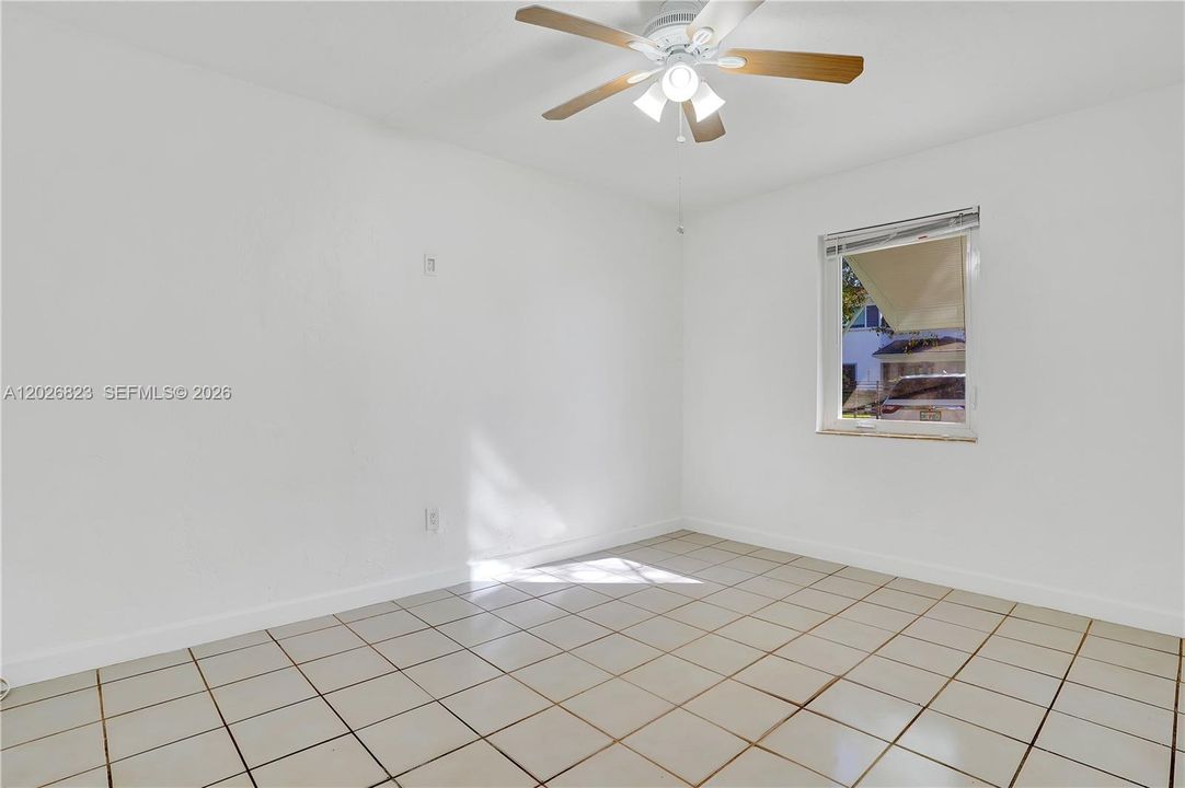 En Renta: $3,099 (3 camas, 1 baños, 2092 Pies cuadrados)