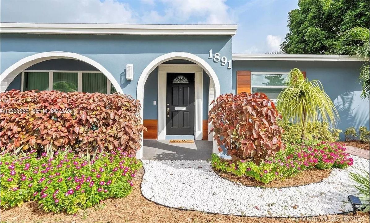 For Sale: $675,000 (4 beds, 2 baths, 1436 Square Feet)