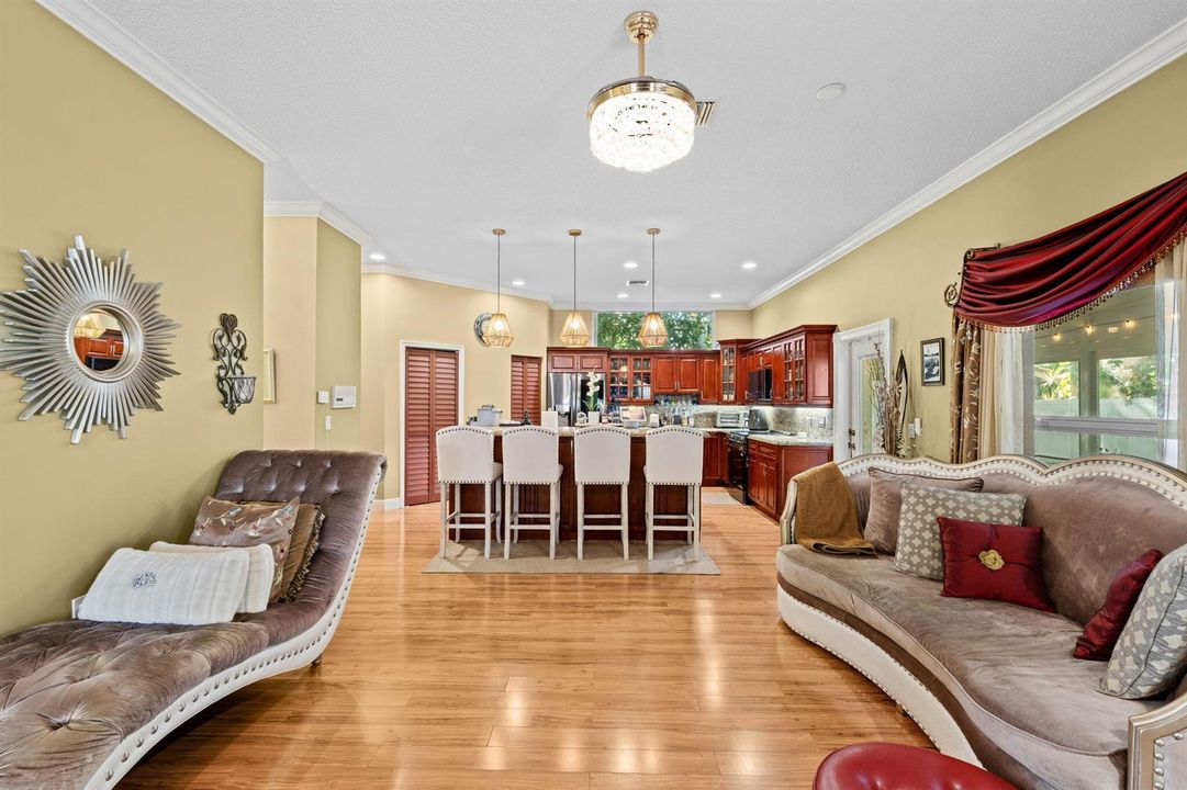 12-web-or-mls-A7405838