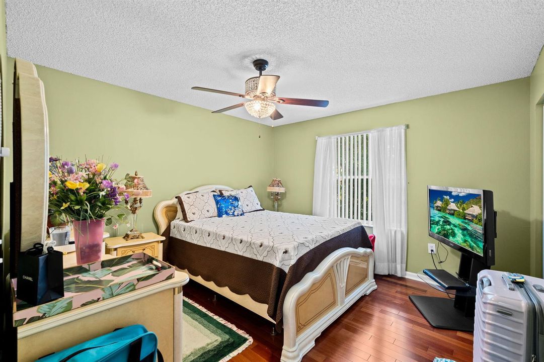 27-web-or-mls-A7405959